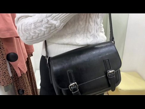 ❤️ Melancap awam perempuan jalang FeralBerry dengan dildo di dalam bilik pemasangan Lucah pada kami ms.8kpornvids.ru ❌️