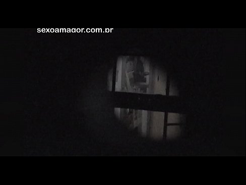 ❤️ Blondie dirakam video secara rahsia oleh intip kawasan kejiranan yang tersembunyi di sebalik batu bata kosong Lucah pada kami ms.8kpornvids.ru ❌️